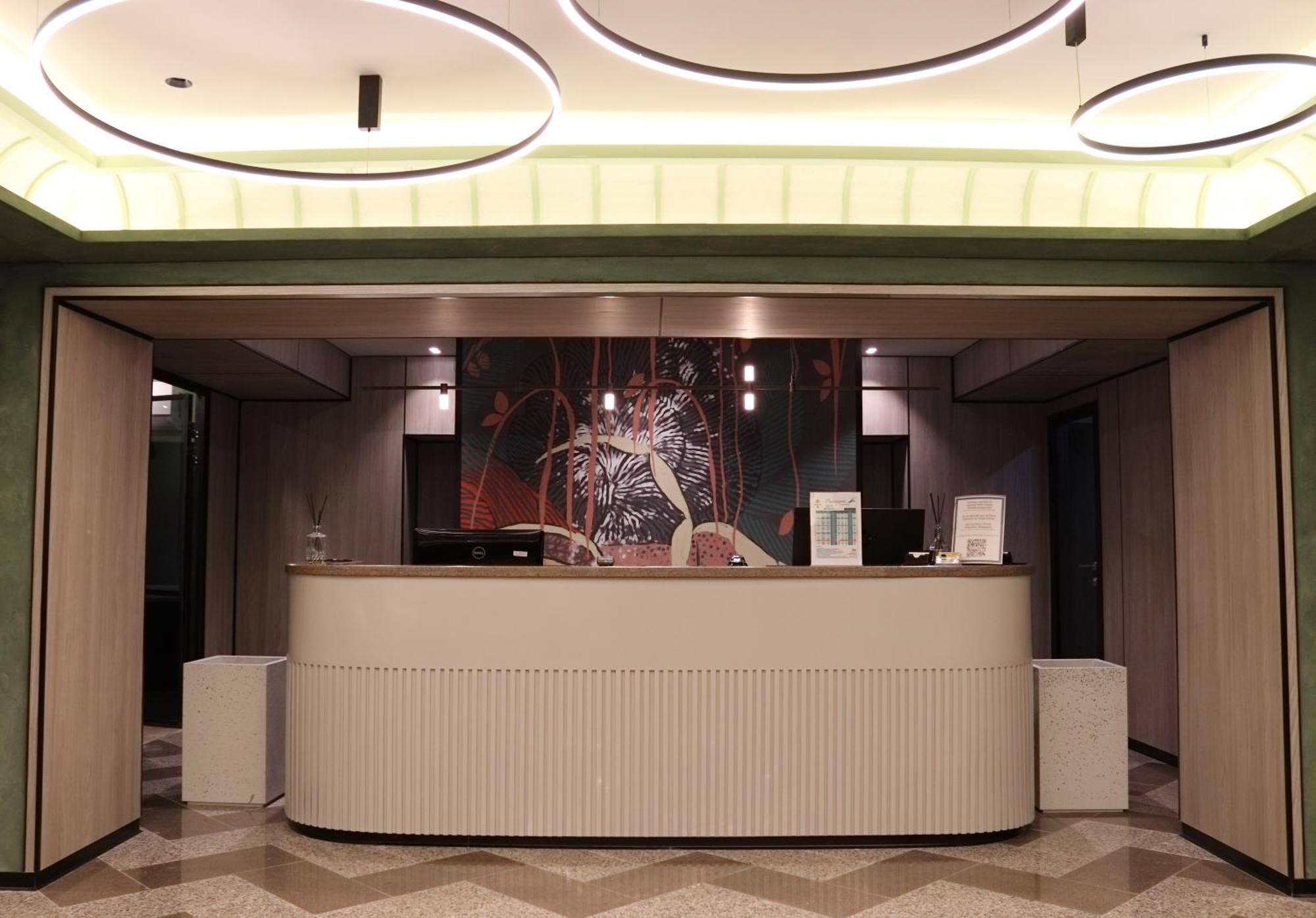 Hotel Kazzhol Almaty Eksteriør bilde