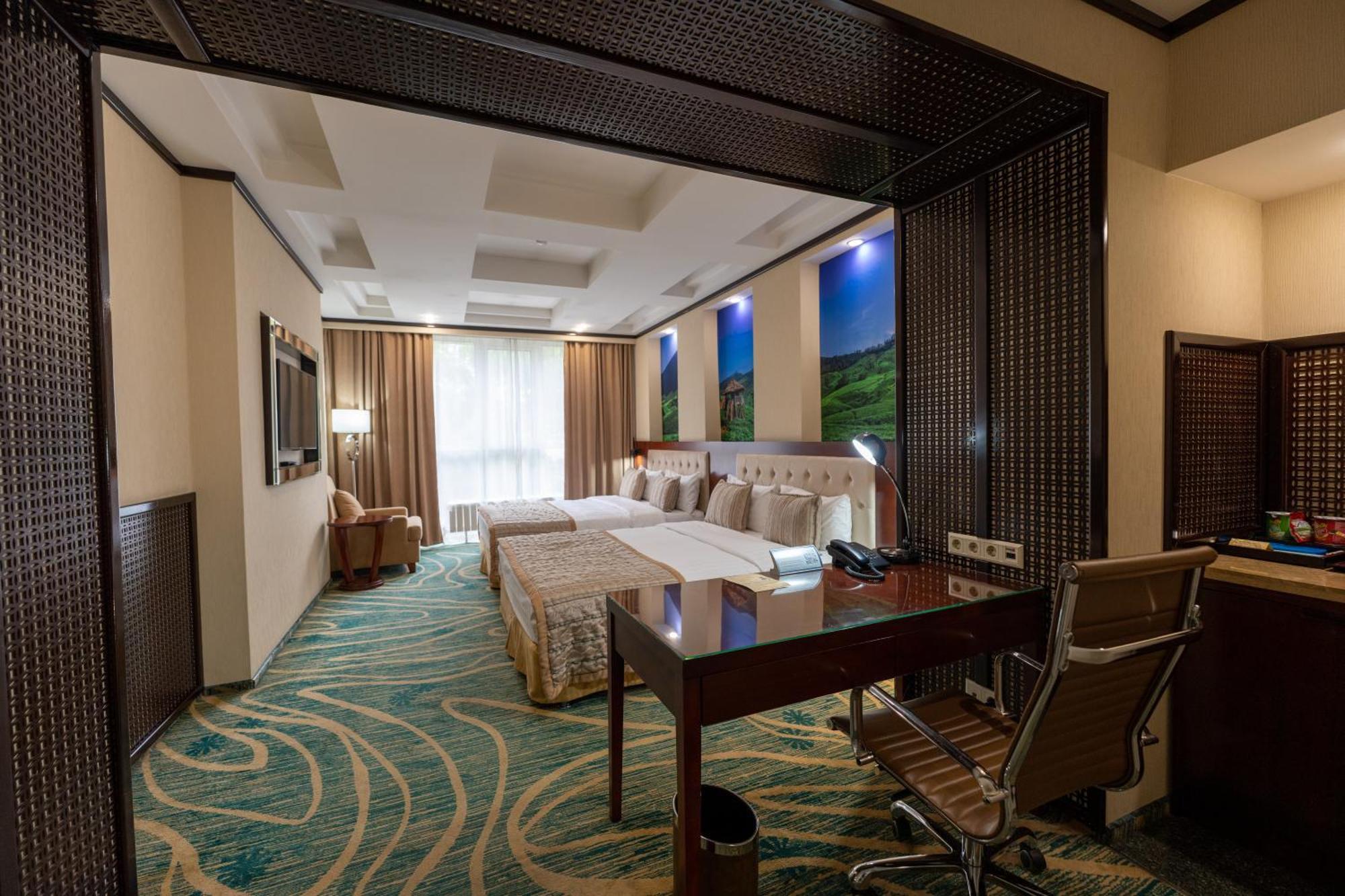 Hotel Kazzhol Almaty Eksteriør bilde