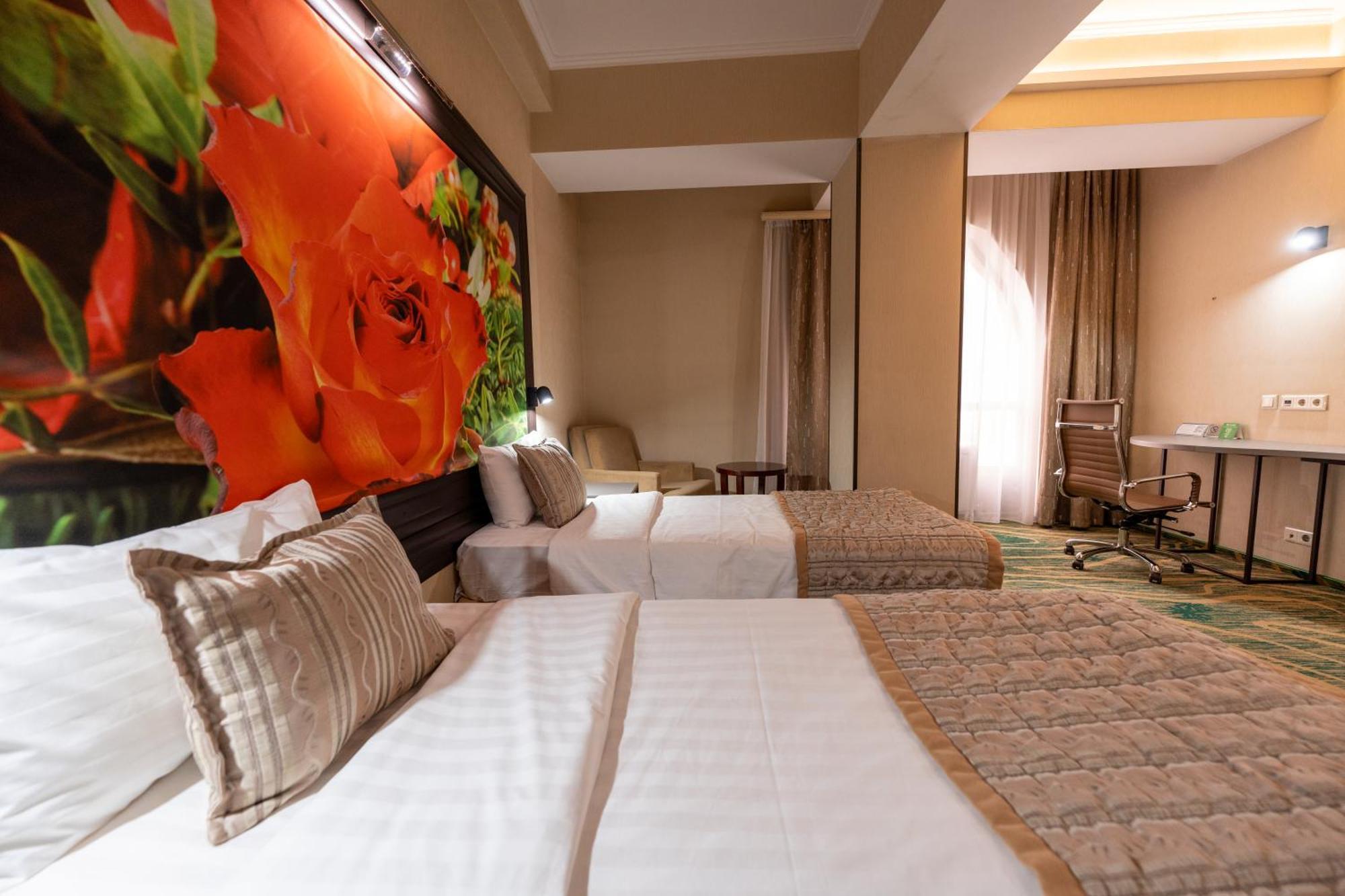 Hotel Kazzhol Almaty Eksteriør bilde
