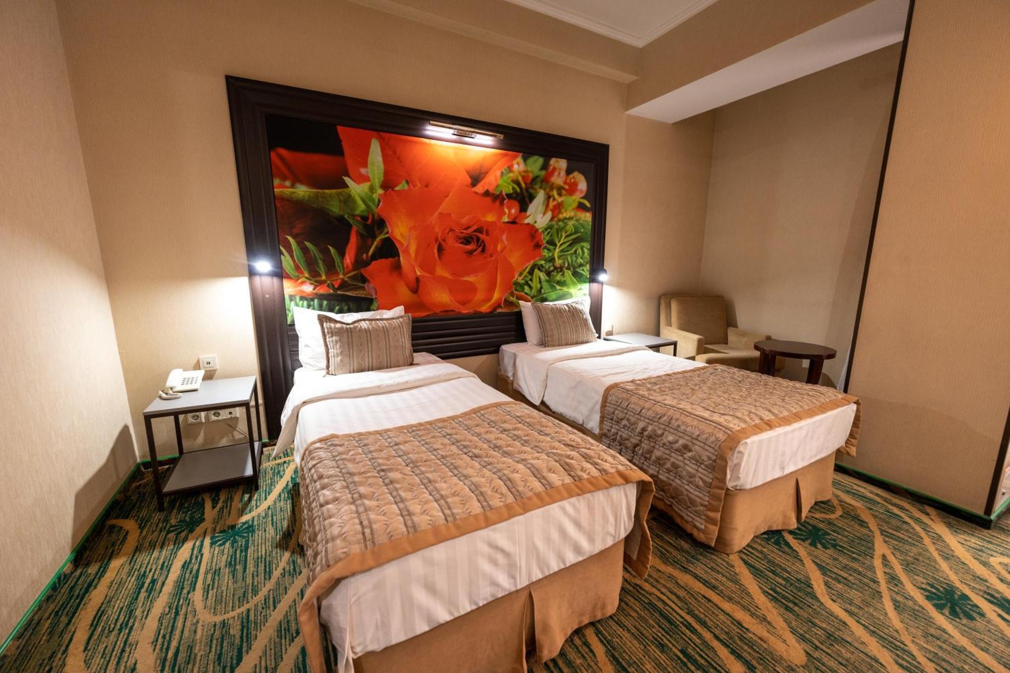 Hotel Kazzhol Almaty Eksteriør bilde