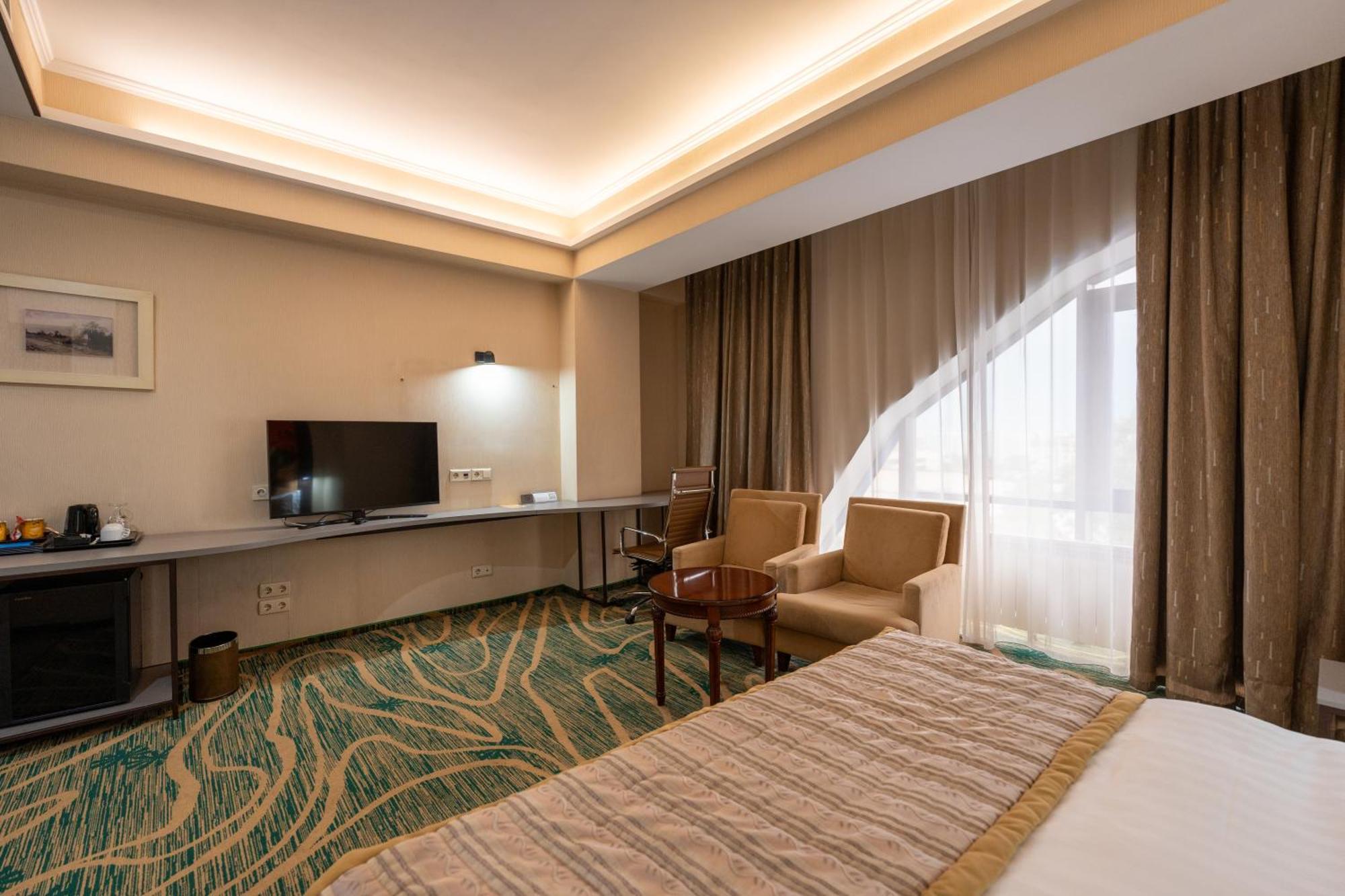 Hotel Kazzhol Almaty Eksteriør bilde