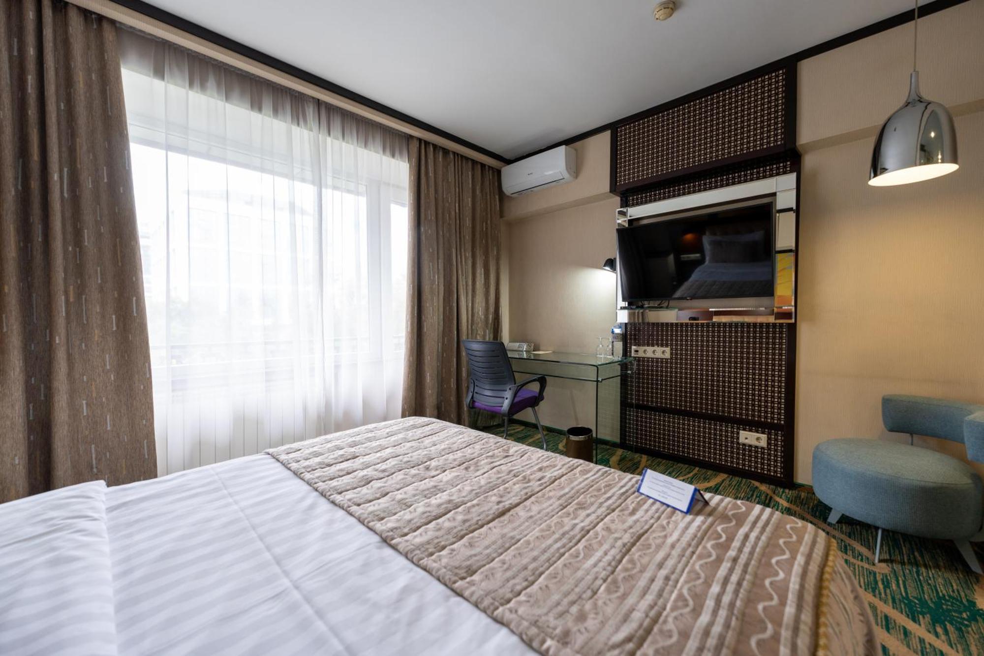Hotel Kazzhol Almaty Eksteriør bilde