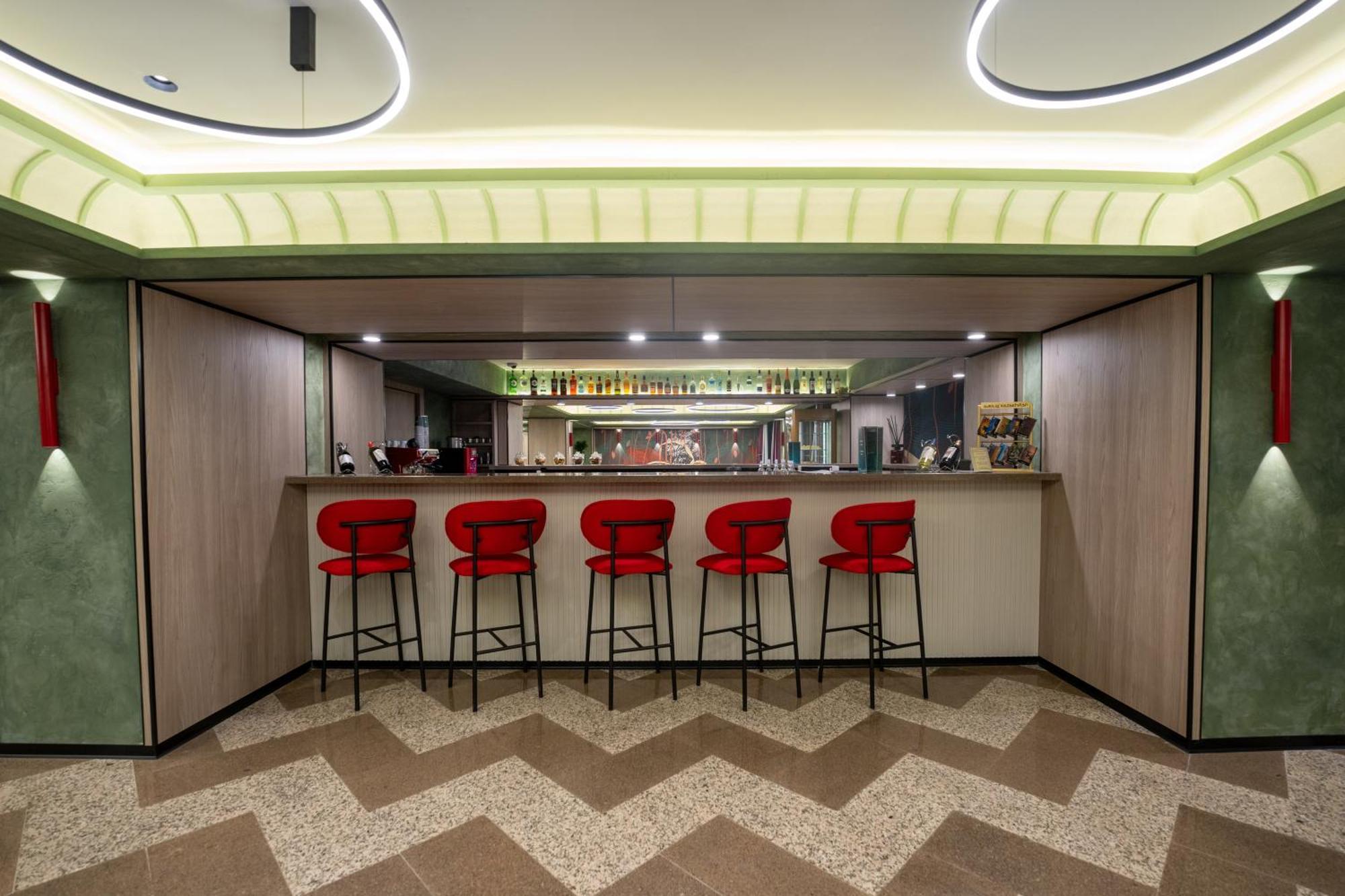 Hotel Kazzhol Almaty Eksteriør bilde